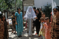 Неоперабельный брак. За что в Таджикистане родственникам запретили жениться