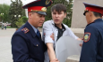 Казахстан: активистов загребли в армию