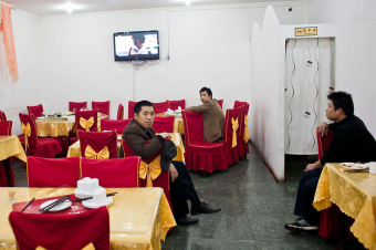 Кыргызстан: Рэкетиры грозят китайским предпринимателям