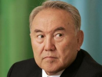 Назарбаев наряду с Мубараком удостоен премии Диктатор года