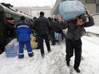 Кто не пускает в Россию 72 000 таджикских трудовых мигрантов?