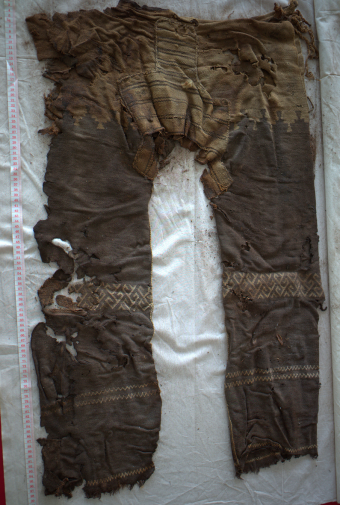 Современные брюки изобрели кочевники Центральной Азии, считают археологи