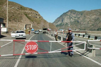 Официальный Душанбе обещает пока не строить дорог на границе с Кыргызстаном