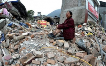 Китай: Сильное землетрясение на юго-западе страны унесло жизни более 380 человек