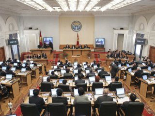 Парламентская осень в Кыргызстане: топ-10 законов и инициатив нового сезона