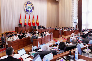 Киргизские политики начали подготовку к выборам. Осень в Бишкеке обещает быть жаркой