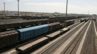 Объединенная транспортно-логистическая компания (ОТЛК), которую создают железнодорожные администрации Казахстана, России и Беларуси, заработает в начале следующего года