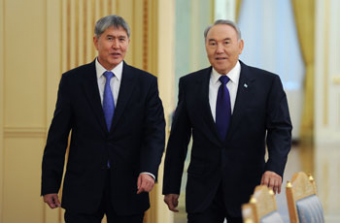 Назарбаев подставил плечо Атамбаеву. Казахстан спасет Киргизию от энергетического кризиса