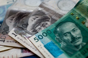 Политолог: Девальвация национальной валюты Киргизии пройдет во время новогодних праздников