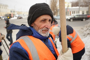 Около 1 млн работавших в России граждан Таджикистана остались без денег