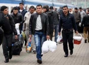 Узбекистан готовит новые рабочие места, ожидая возвращения почти миллиона трудовых мигрантов