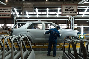 Казахстанские автодилеры предлагают единые цены на автомобили в ЕАЭС