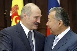 Белорусские эксперты: Лукашенко может использовать «фактор Бакиева» для шантажа Москвы и Бишкека