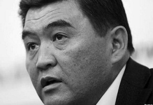 В Киргизии оппозиционного лидера сняли с предвыборной гонки за драку