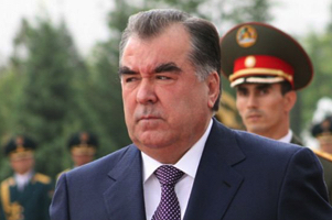 Таджикистан готовит референдум для лидера нации Рахмона
