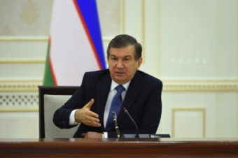Президент Узбекистана пригрозил чиновникам заменить их молодыми специалистами