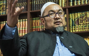 В Кыргызстане призывают выйти на митинг в поддержку бывшего муфтия