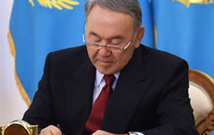 Президент Казахстана подписал закон о защите коррупционеров и запрете анонимных комментариев
