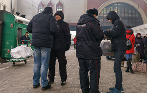 Таджики и узбеки рассказали властям Москвы о реальных проблемах мигрантов