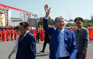Парламент Киргизии может лишить экс-президента Атамбаева неприкосновенности