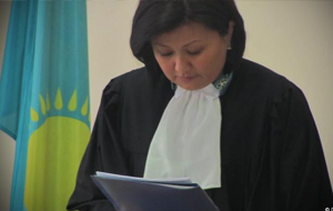 Почему правом на журналистские расследования в Казахстане займутся суды