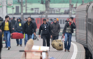 Мигрантам из Узбекистана хотят упростить отъезд в Россию