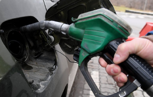 Почему у соседей ниже: эксперт объяснил цены на бензин в Узбекистане