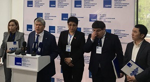 В Бишкеке прошел съезд СДПК. Депутат раскритиковал Атамбаева