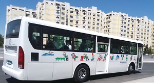 Пассажиры туркменского  автобуса поймали и "наказали" вора
