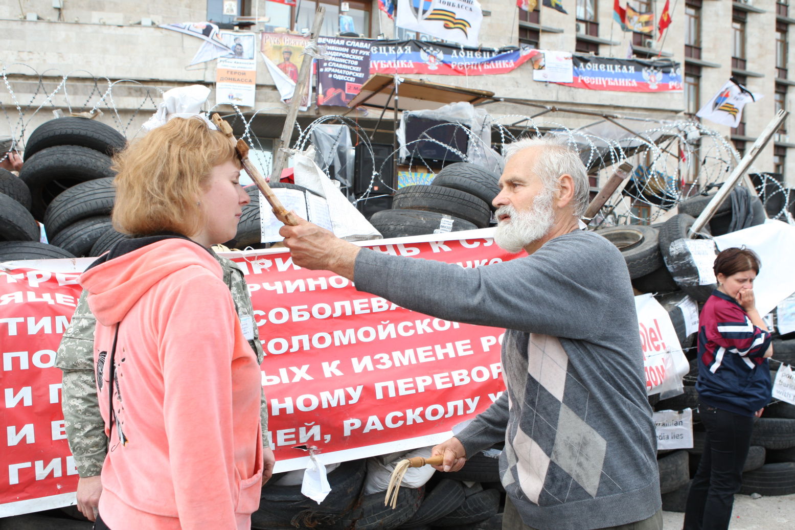 Баррикады в Донецке. Фото - Игорь Коваленко