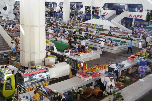 Базар в Ашхабаде 