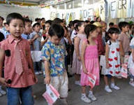 В Москве детей мигрантов будут учить русскому языку с детского сада