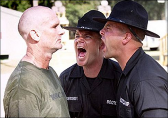 «Неуставная» база Манас. Дедовщина под американским флагом