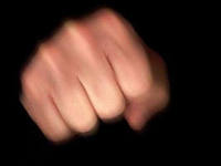 Казахстанца осудили за выбитые зубы имама