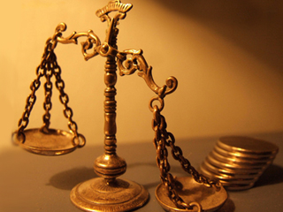 Парламентская справедливость Кыргызстана: 10 млн семье погибшего депутата и 464 сома многодетной семье