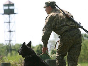 В сгоревшем доме в селе Ак-Сай временно проживали пограничники Кыргызстана
