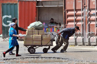 Евразинтеграция барахолки. Кыргызстан рад бы в ТС, да Дордой не пускает