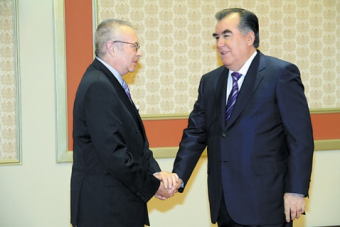 Вашингтон ищет подходы к Рахмону. США готовы инвестировать в региональный энергетический проект CASA-1000