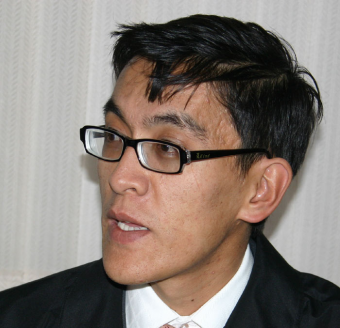 Эдил Байсалов, общественный деятель: Алмазбек Атамбаев должен выдвинуть жесткие требования к парламенту