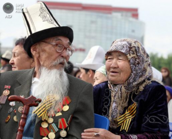 Бишкекчане приняли участие в акции Бессмертный полк