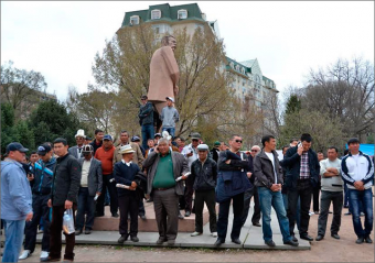 Тор-10: Апрельские игры в политику