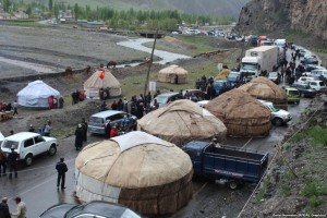 Милиция Кыргызстана выдвинула ультиматум митингующим на трассе Ош-Иркештам