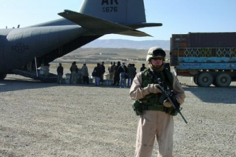 США ищут замену Манасу. Узбекистан может предоставить американцам аэродром Ханабад
