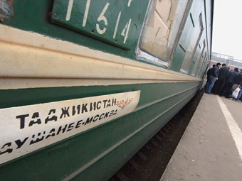 Родные таджикские мигранты. Паспортные трудности мигрантов из Средней Азии носят временный характер