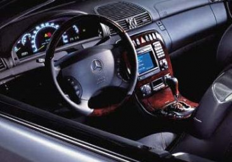 Почти половина депутатов не используют служебные машины