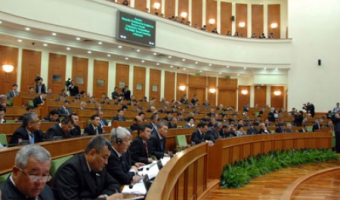 В Узбекистане вводят домашний арест и берут под контроль блогеров