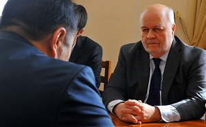 Атамбаева пригласили в США на встречу с Обамой