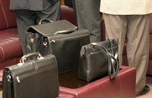 В Киргизии обсуждают причины и последствия отставки правительства