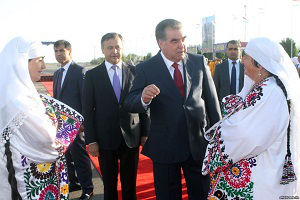 Рахмон: Думаете, что если наденете хиджаб, вам откроются двери в рай?