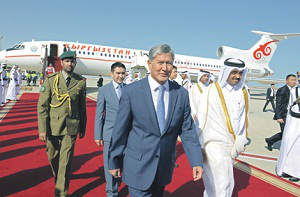 Атамбаев ищет помощь у эмиров. У Бишкека остается все меньше надежд на привлечение серьезных инвесторов